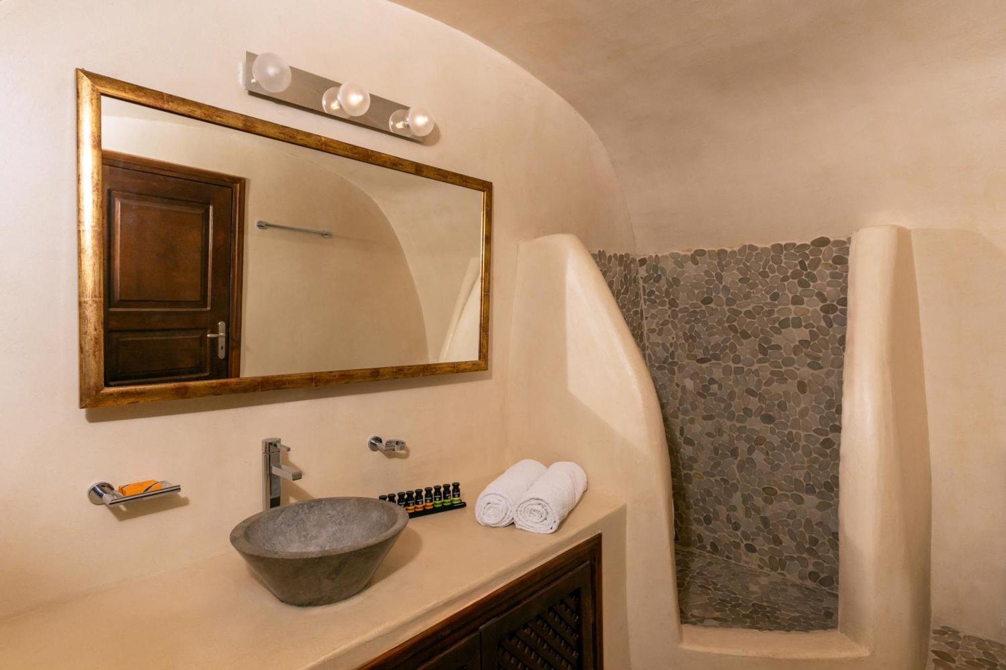 Enalion Suites Oia  Luaran gambar